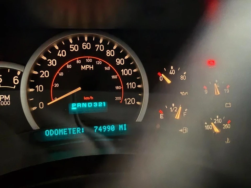 2005 Hummer Hummer H2 - Image 9 of 21