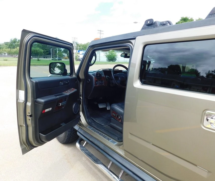 2005 Hummer Hummer H2 - Image 17 of 31