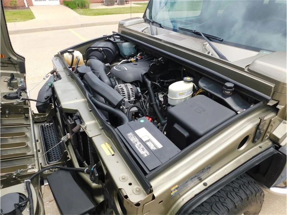 2005 Hummer Hummer H2 - Image 2 of 31