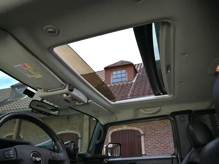 2005 Hummer Hummer H2 - Image 17 of 29