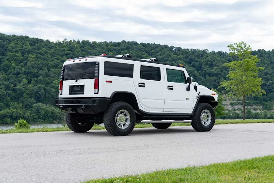 2005 Hummer Hummer H2 - Image 3 of 25