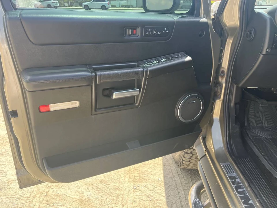 2005 Hummer Hummer H2 - Image 9 of 20