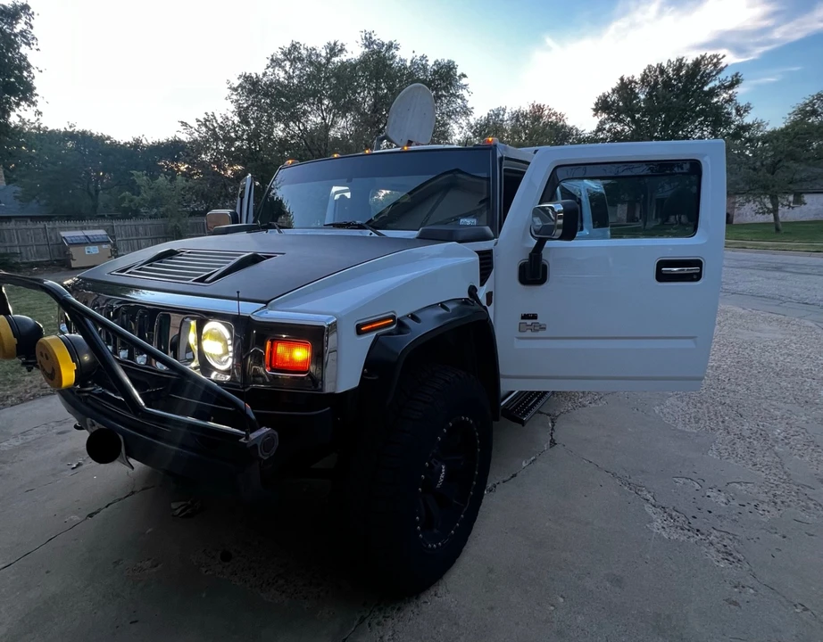 2005 Hummer Hummer H2 - Image 2 of 31