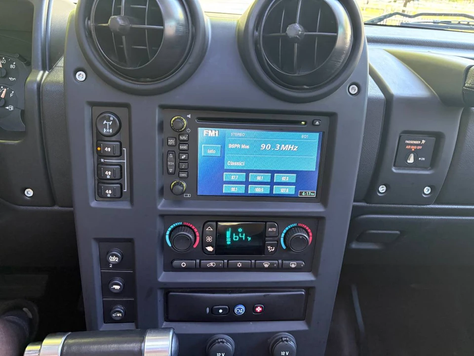 2005 Hummer Hummer H2 - Image 9 of 11