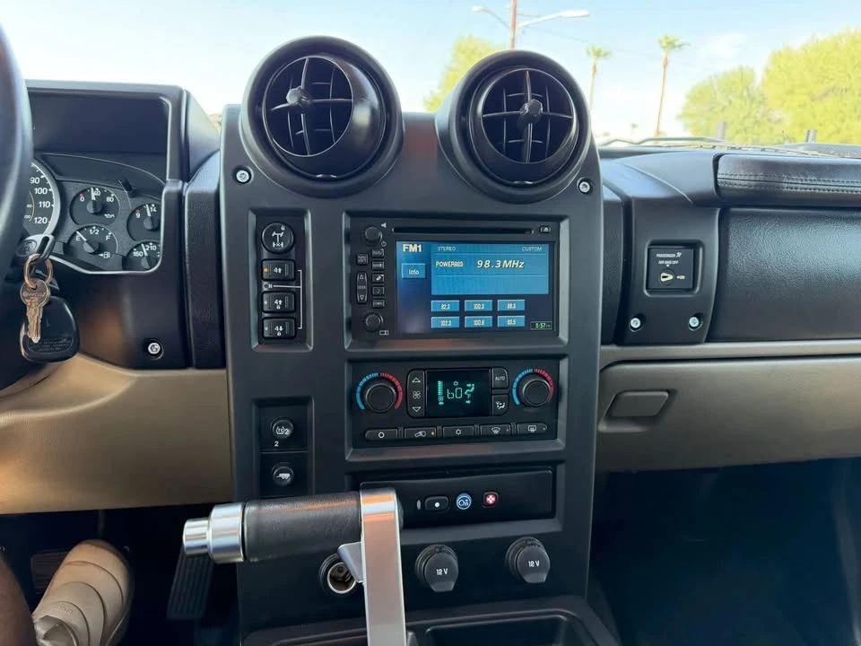 2005 Hummer Hummer H2 - Image 10 of 17