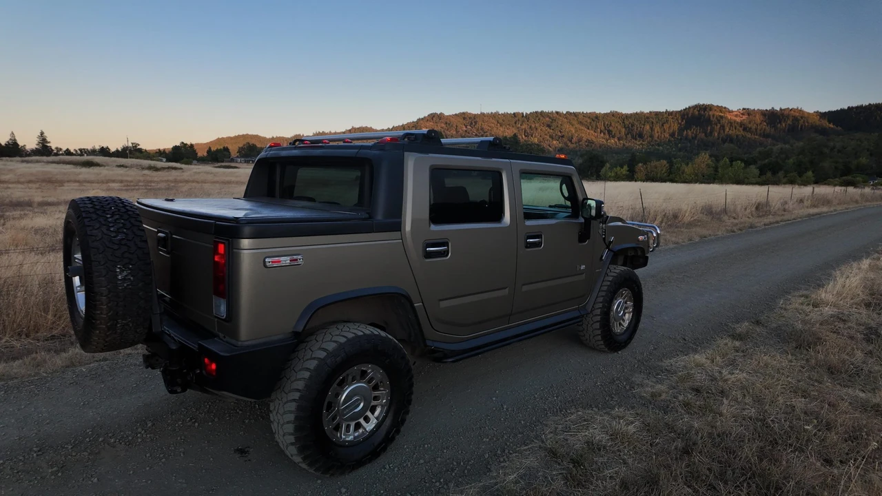 2005 Hummer Hummer H2 - Image 16 of 31
