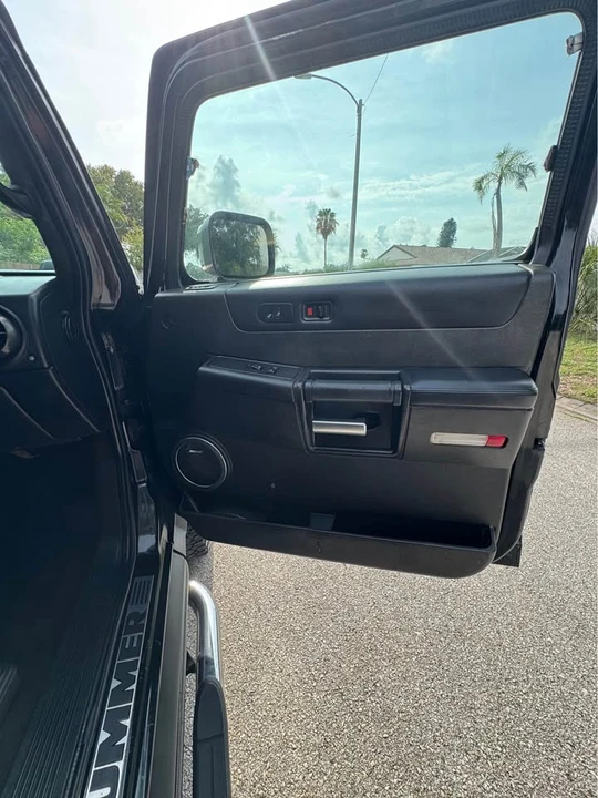 2005 Hummer Hummer H2 - Image 10 of 17