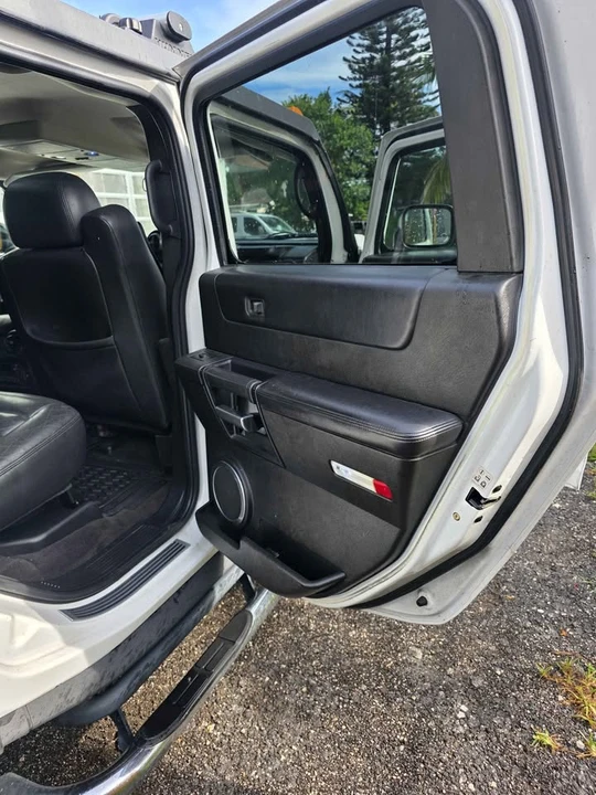 2005 Hummer Hummer H2 - Image 13 of 14