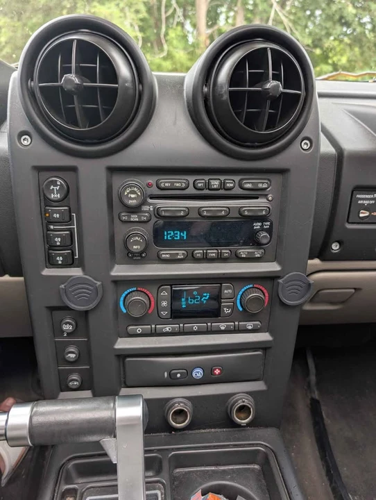 2005 Hummer Hummer H2 - Image 16 of 19