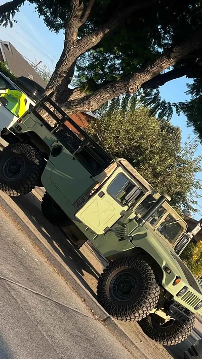2005 Hummer HMMWV - Image 2 of 10
