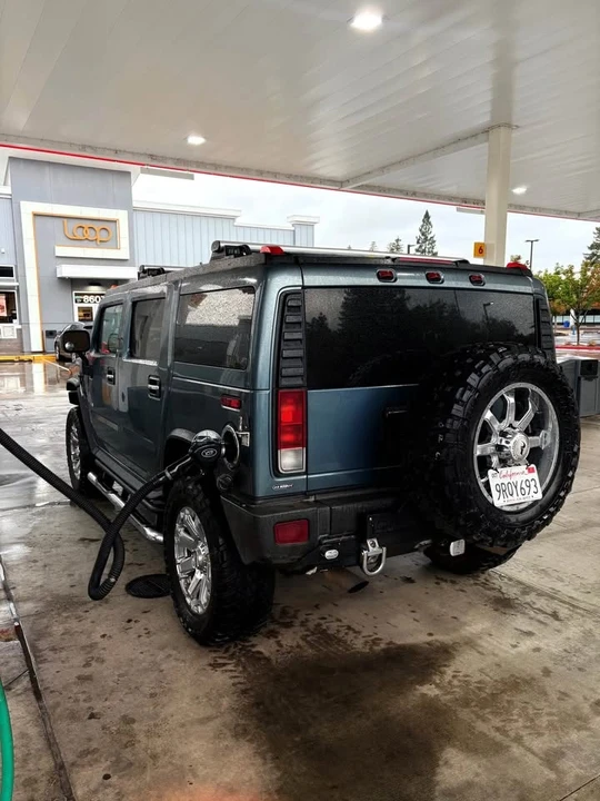 2005 Hummer Hummer H2 - Image 2 of 11