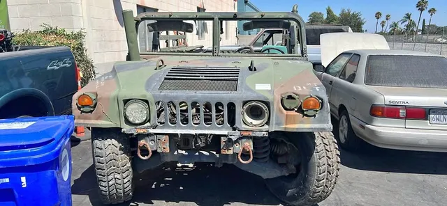 2005 Hummer M998