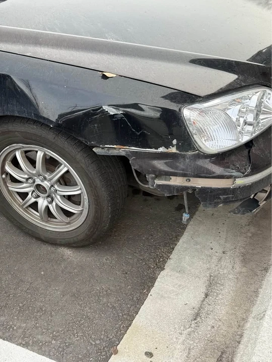2005 Hyundai - Image 9 of 9