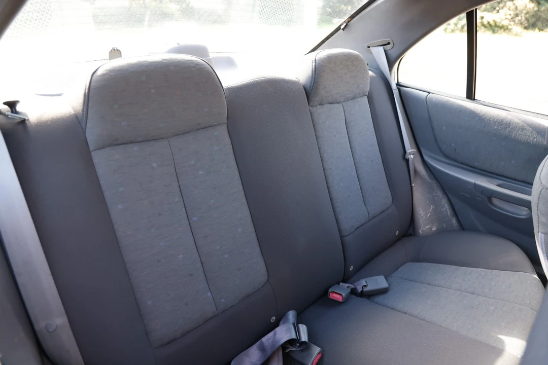 2005 Hyundai Accent - Image 14 of 21