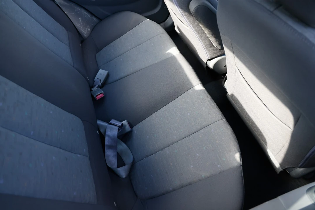 2005 Hyundai Accent - Image 12 of 12