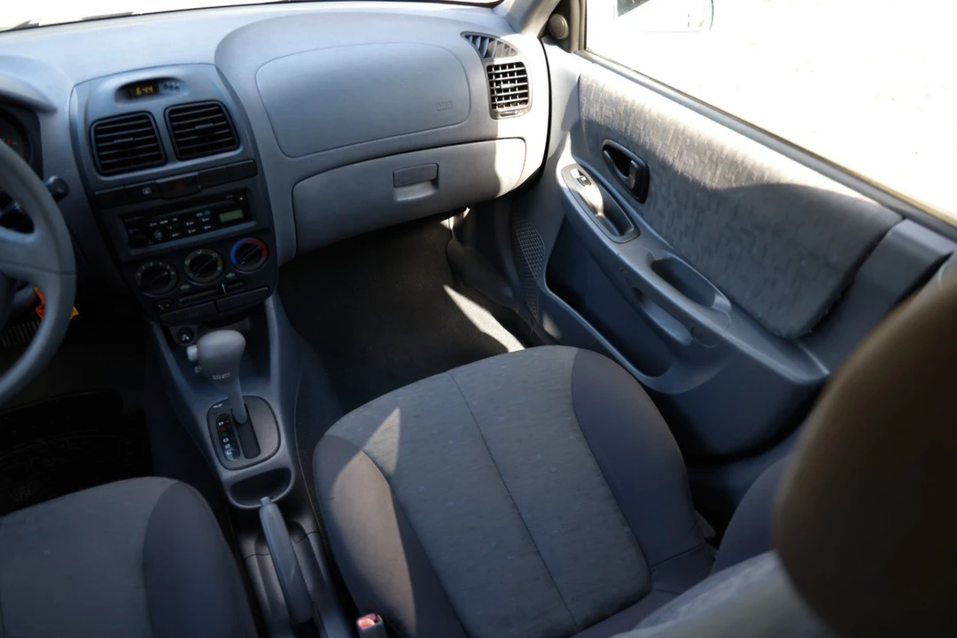 2005 Hyundai Accent - Image 21 of 21