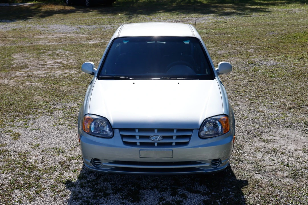2005 Hyundai Accent - Image 17 of 21