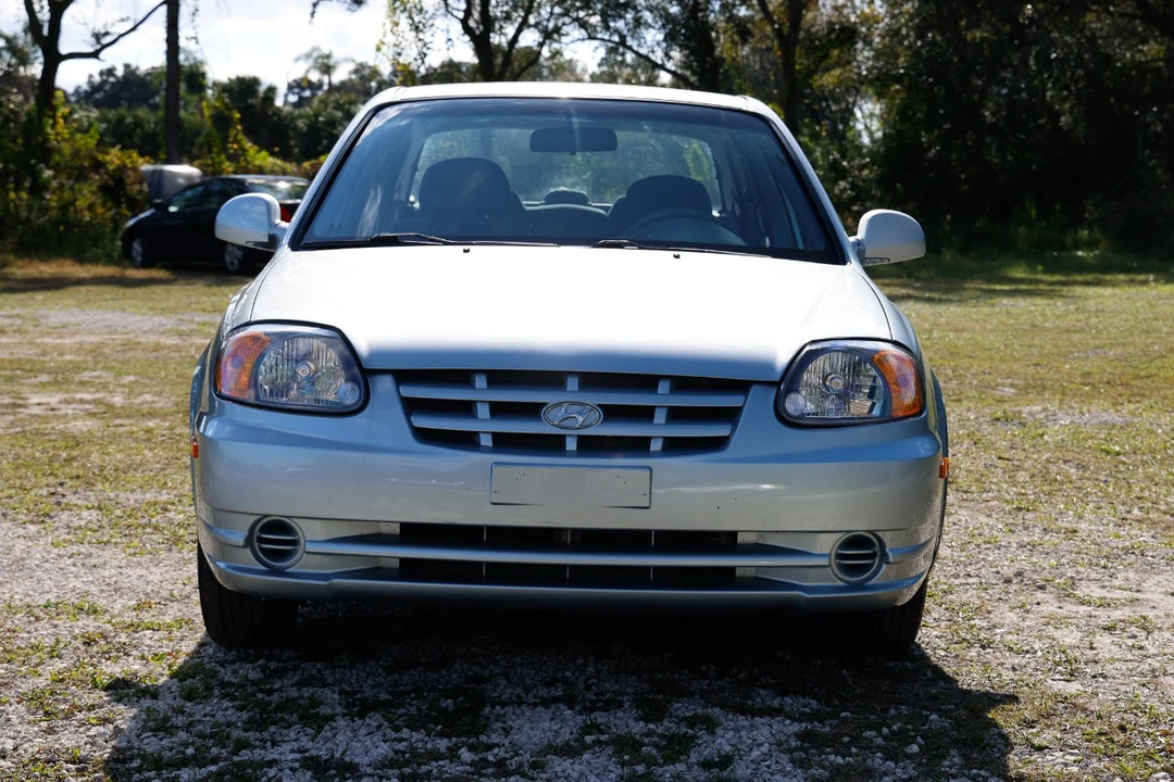 2005 Hyundai Accent - Image 19 of 21