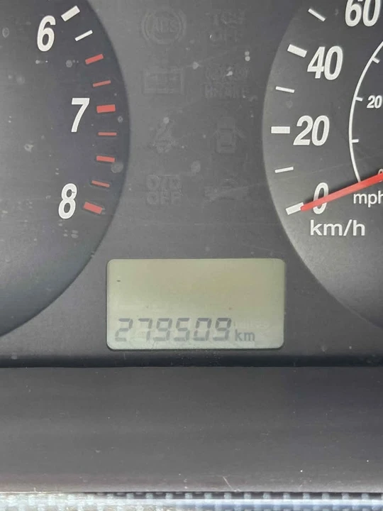 2005 Hyundai Elantra - Image 6 of 11