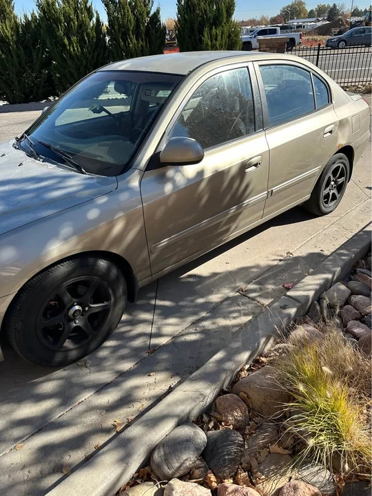 2005 Hyundai Elantra - Image 2 of 8