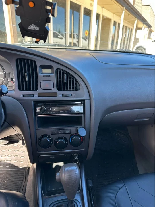 2005 Hyundai Elantra - Image 6 of 8