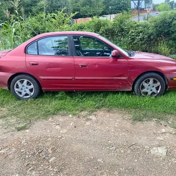 2005 Hyundai Est