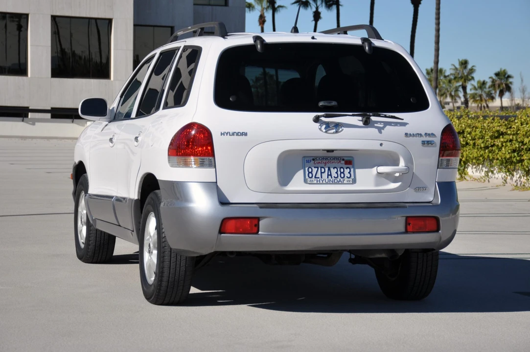 2005 Hyundai Santa Fe - Image 8 of 31
