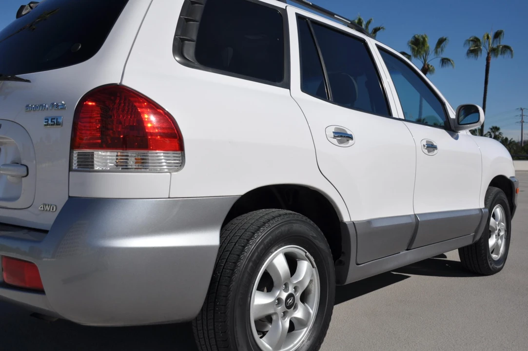 2005 Hyundai Santa Fe - Image 24 of 31