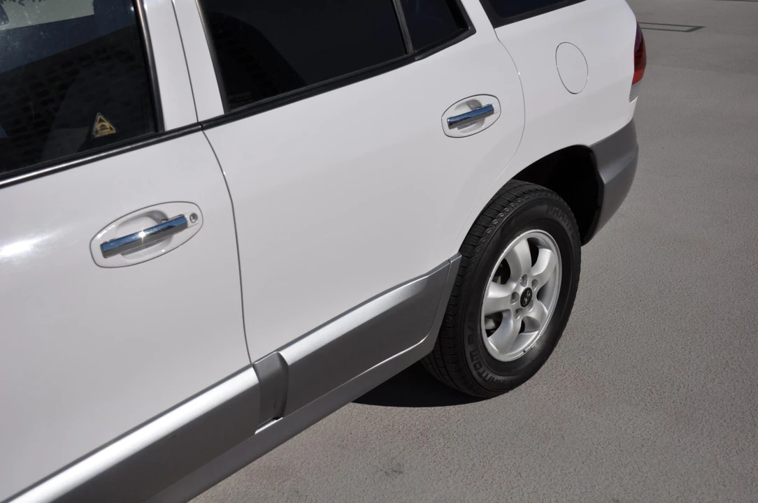2005 Hyundai Santa Fe - Image 17 of 31