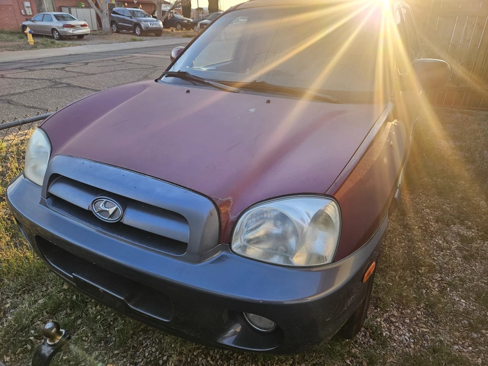 2005 Hyundai Santa Fe - Image 2 of 11