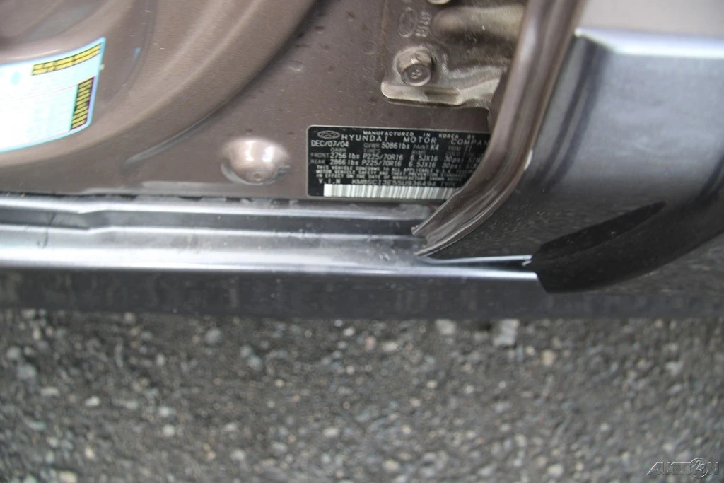 2005 Hyundai Santa Fe - Image 10 of 21