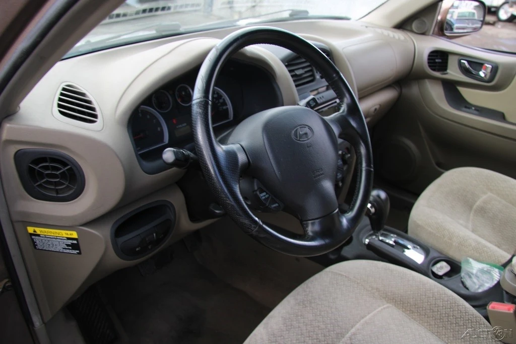 2005 Hyundai Santa Fe - Image 13 of 21