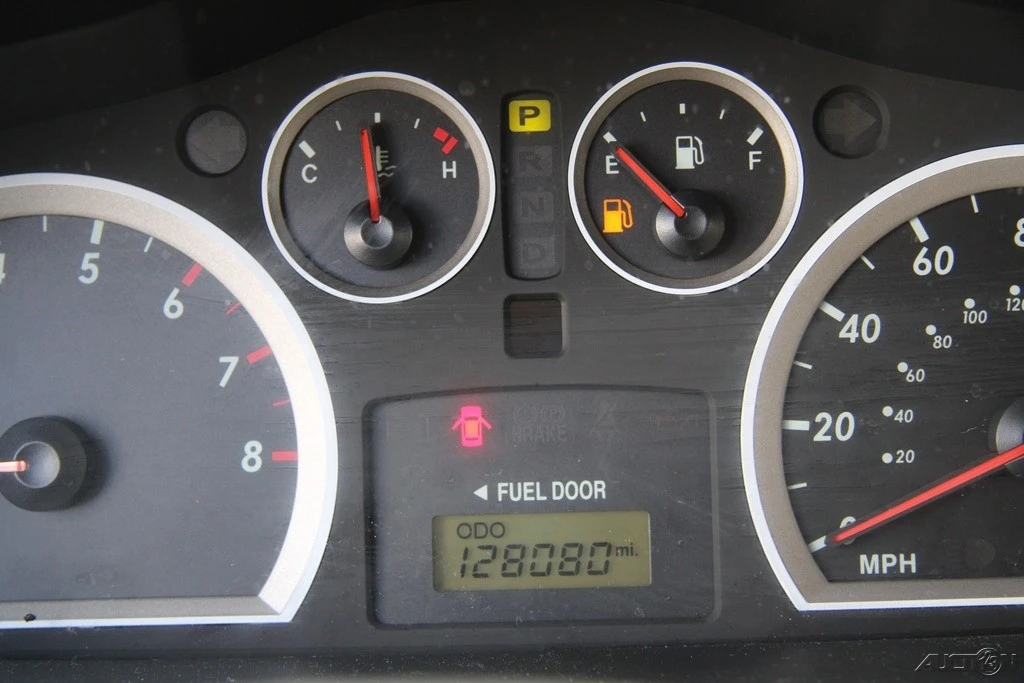 2005 Hyundai Santa Fe - Image 15 of 21