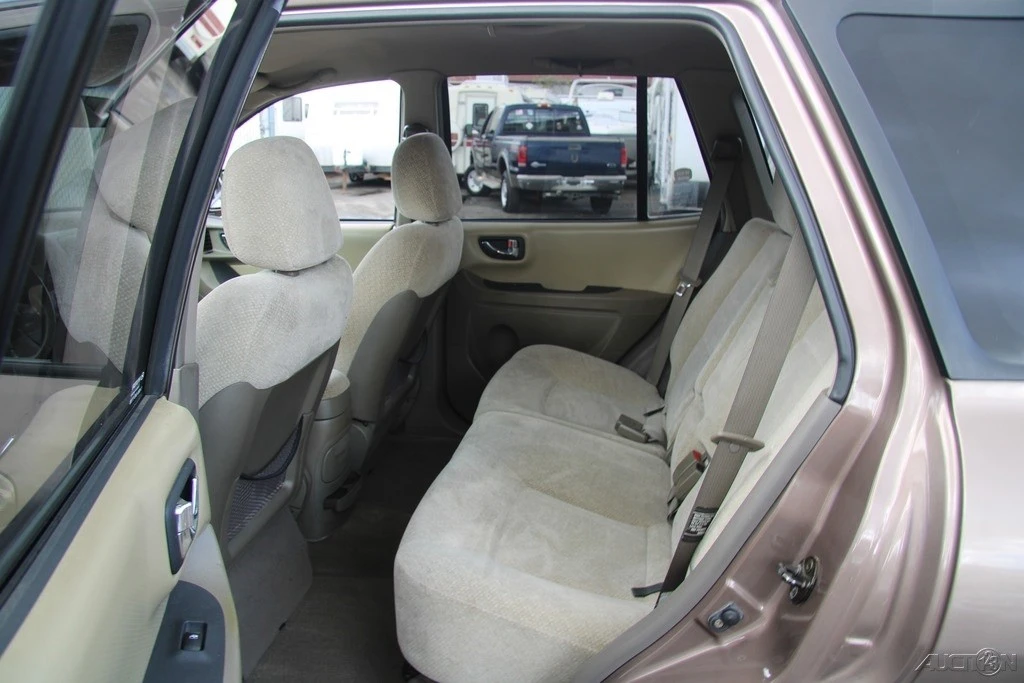 2005 Hyundai Santa Fe - Image 19 of 21
