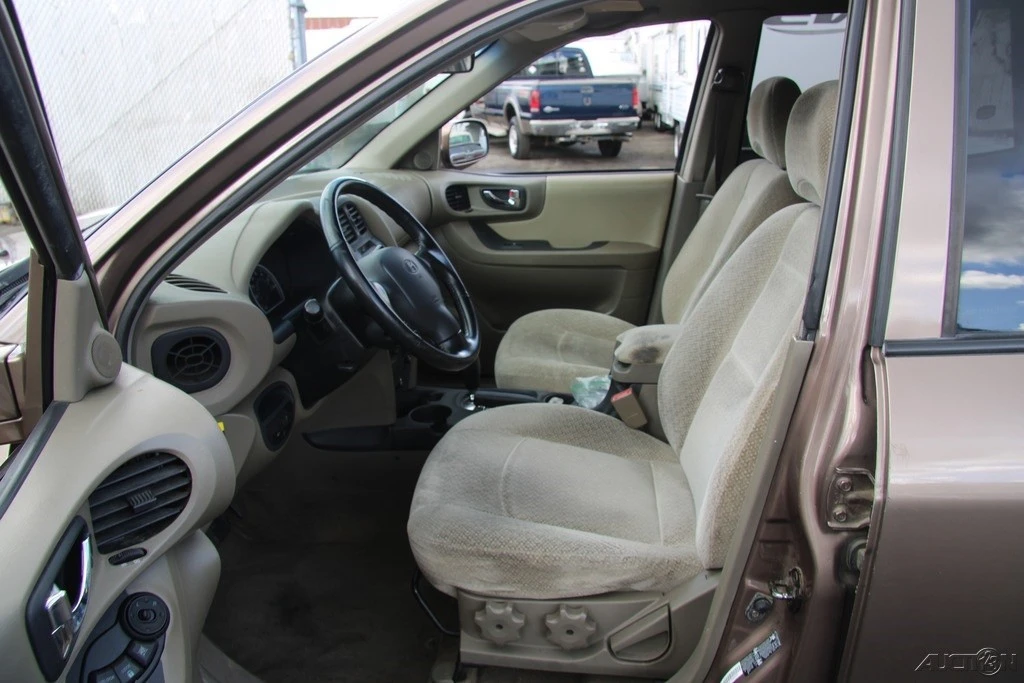 2005 Hyundai Santa Fe - Image 12 of 21
