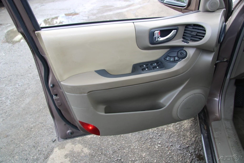2005 Hyundai Santa Fe - Image 11 of 21