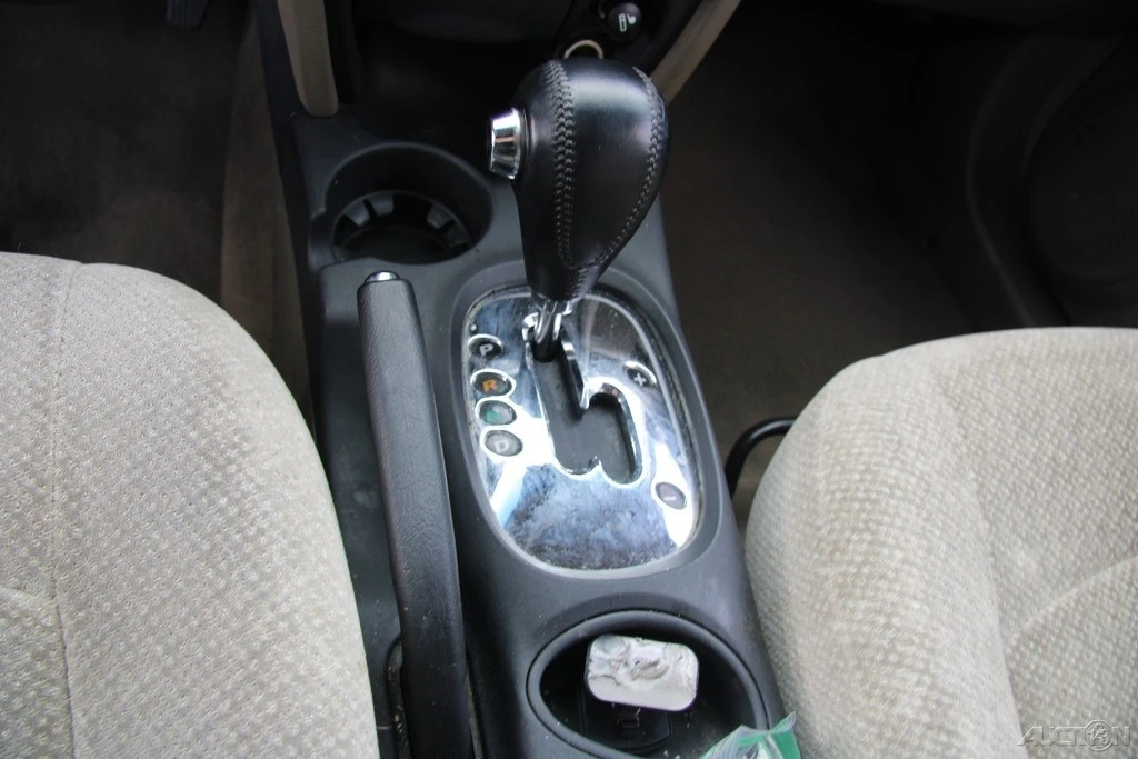 2005 Hyundai Santa Fe - Image 17 of 21