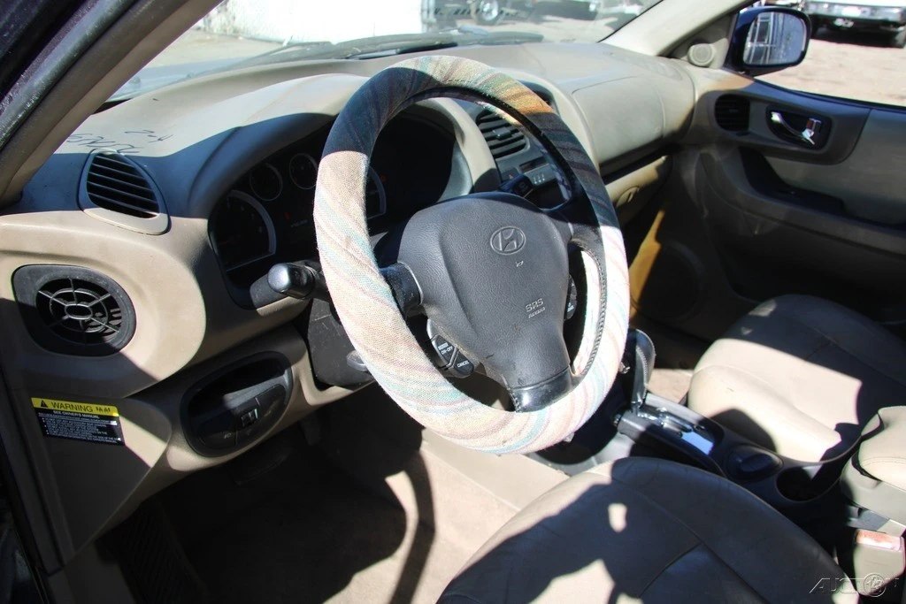 2005 Hyundai Santa Fe - Image 14 of 21