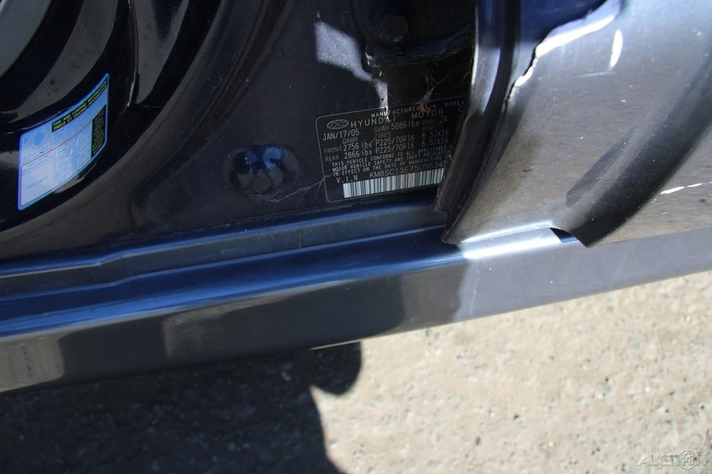 2005 Hyundai Santa Fe - Image 11 of 21