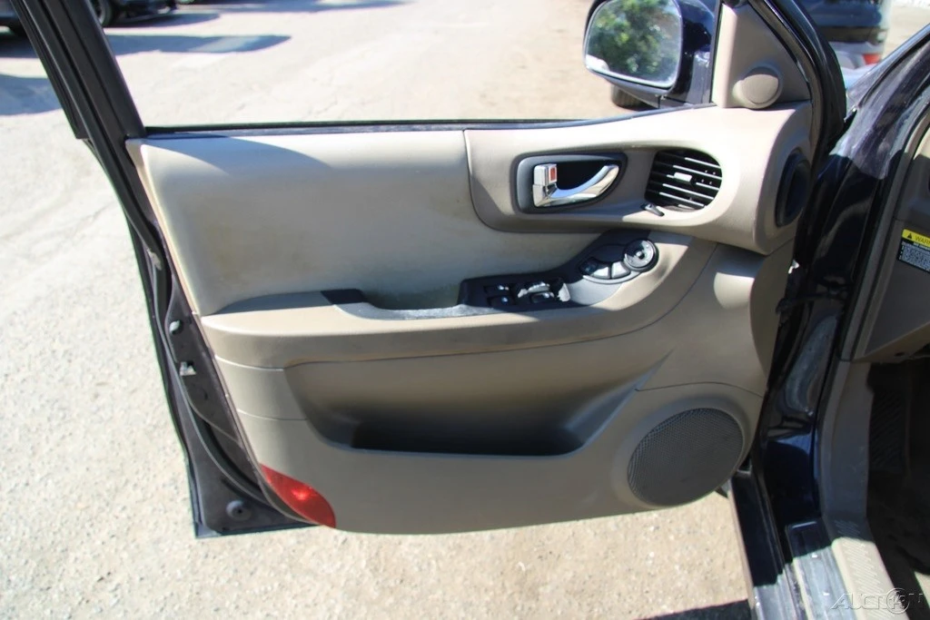2005 Hyundai Santa Fe - Image 12 of 21