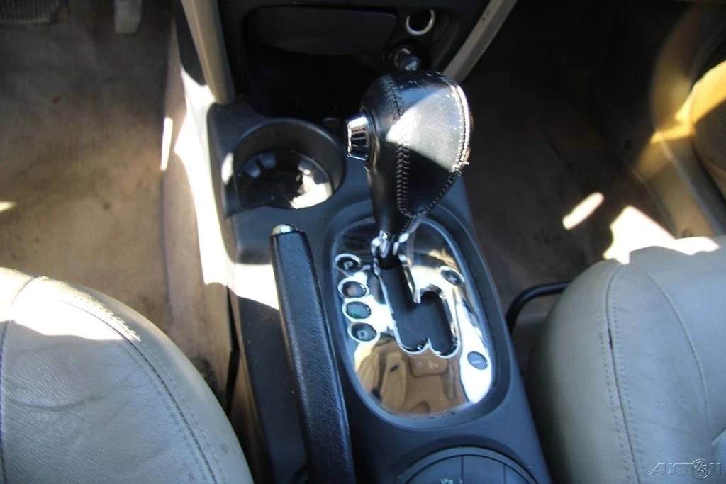 2005 Hyundai Santa Fe - Image 19 of 21