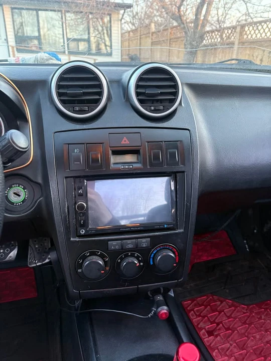 2005 Hyundai Tiburon - Image 9 of 11