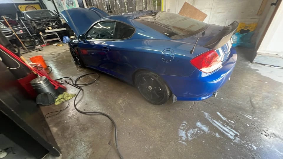 2005 Hyundai Tiburon - Image 3 of 6