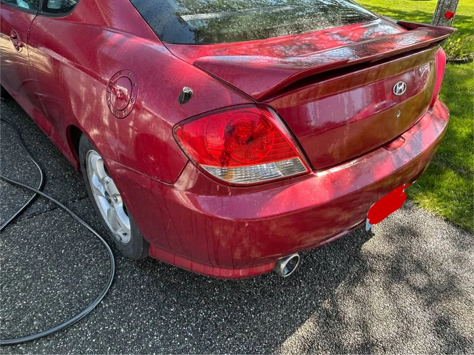 2005 Hyundai Tiburon - Image 15 of 17