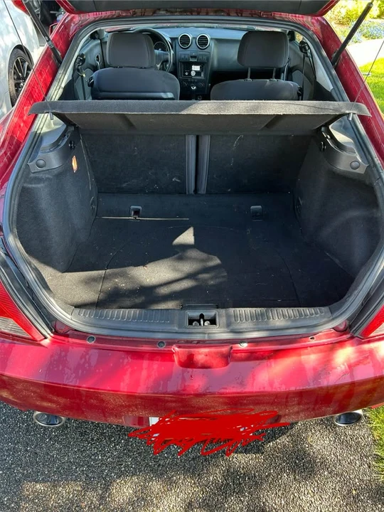 2005 Hyundai Tiburon - Image 13 of 17