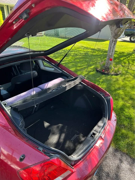 2005 Hyundai Tiburon - Image 10 of 17