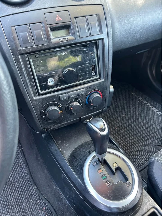 2005 Hyundai Tiburon - Image 7 of 17