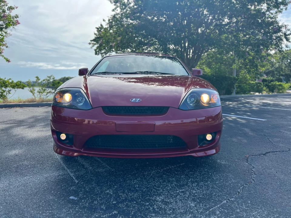 2005 Hyundai Tiburon - Image 6 of 31