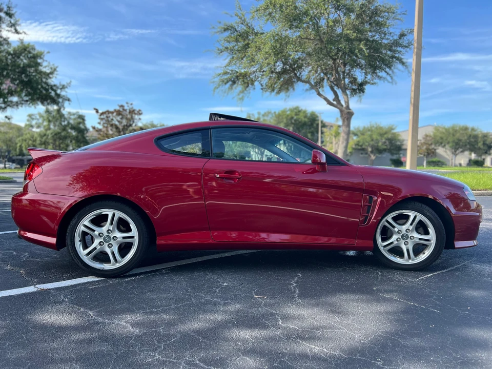 2005 Hyundai Tiburon - Image 22 of 31
