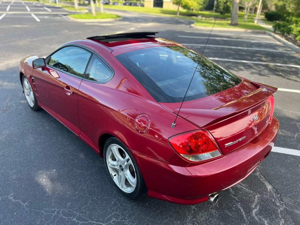 2005 Hyundai Tiburon - Image 17 of 31